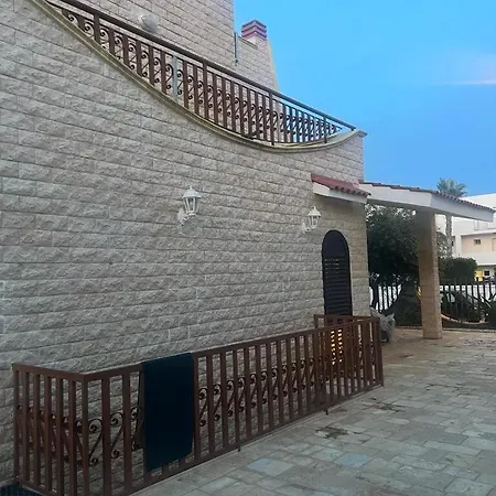 Rosy Holiday home Torre Santa Sabina